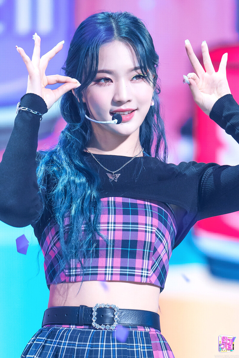 210919 STAYC - 'STEREOTYPE' at Inkigayo documents 6