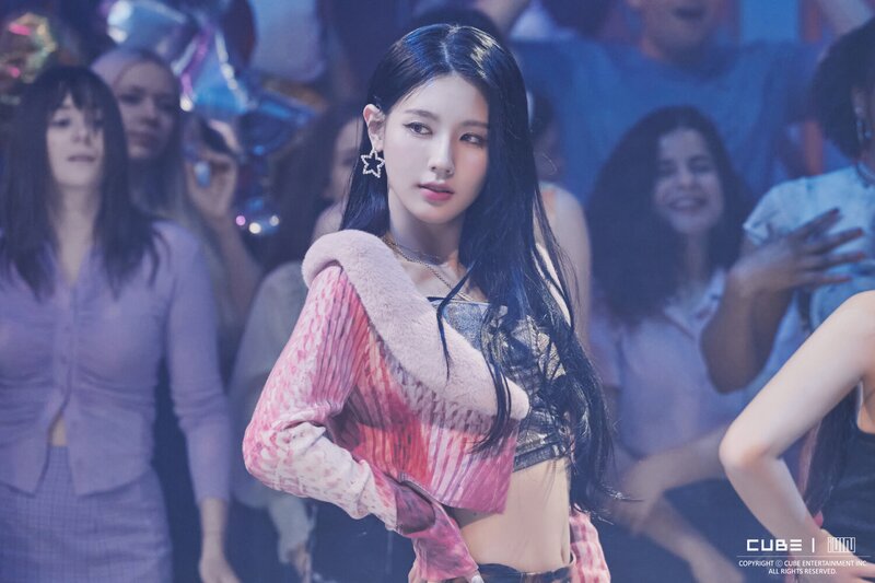 230530 Cube Naver Post - (G)I-DLE 'Queencard' MV Behind documents 3