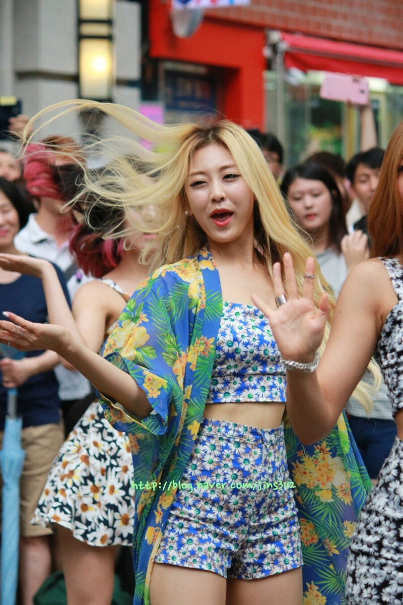 140807 Ladies' Code RiSe  at Myeongdong Guerrilla Concert documents 2