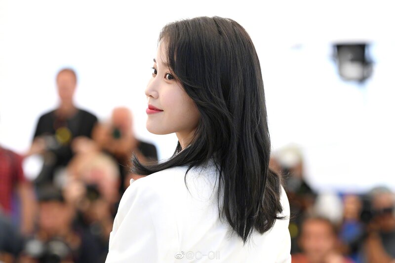 220527 IU - 'THE BROKER' Photocall Event at 75th CANNES Film Festival documents 5