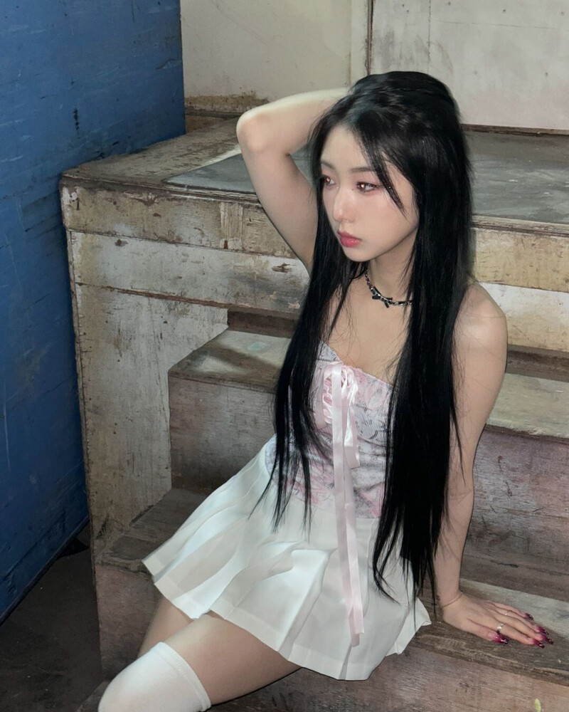 240921 - YeoJin Instagram Update documents 5