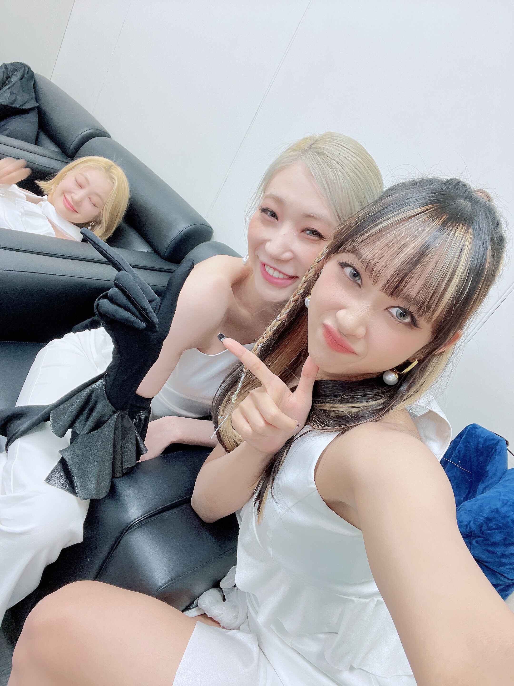 221123 SECRET NUMBER Weverse Update - Dita & Jinny | kpopping