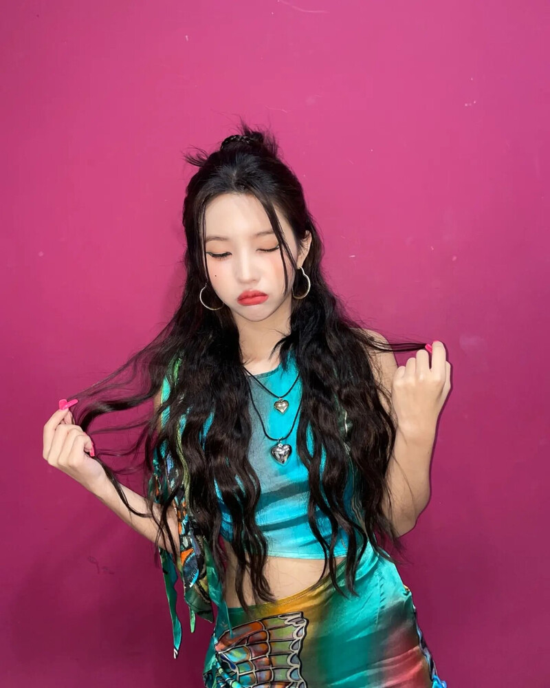 230527 - (G)I-DLE Soyeon Instagram Update | kpopping