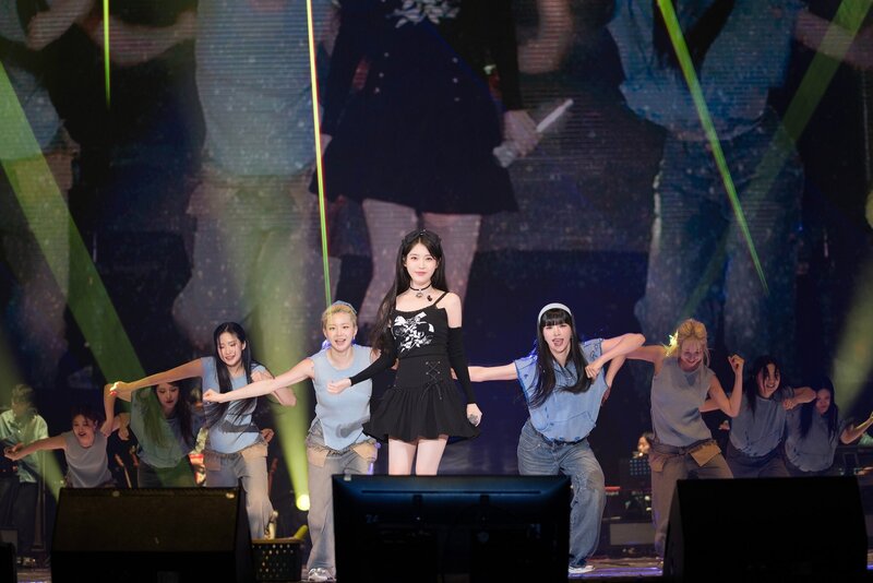 240427 IU - ‘H.E.R.’ World Tour in Jakarta Day 1 documents 4
