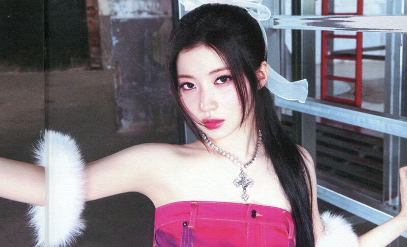 BABYMONSTER - 1st Album 'DRIP' [Scans] documents 6