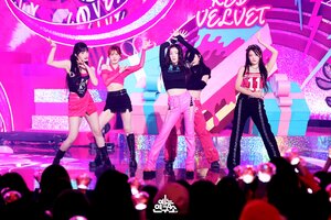 221203 Red Velvet - 'Birthday' at Music Core