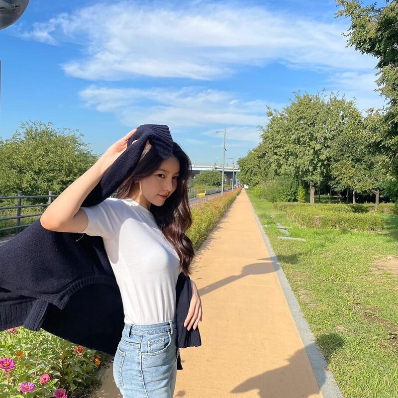 220626 GFRIEND Sowon Instagram Update documents 3