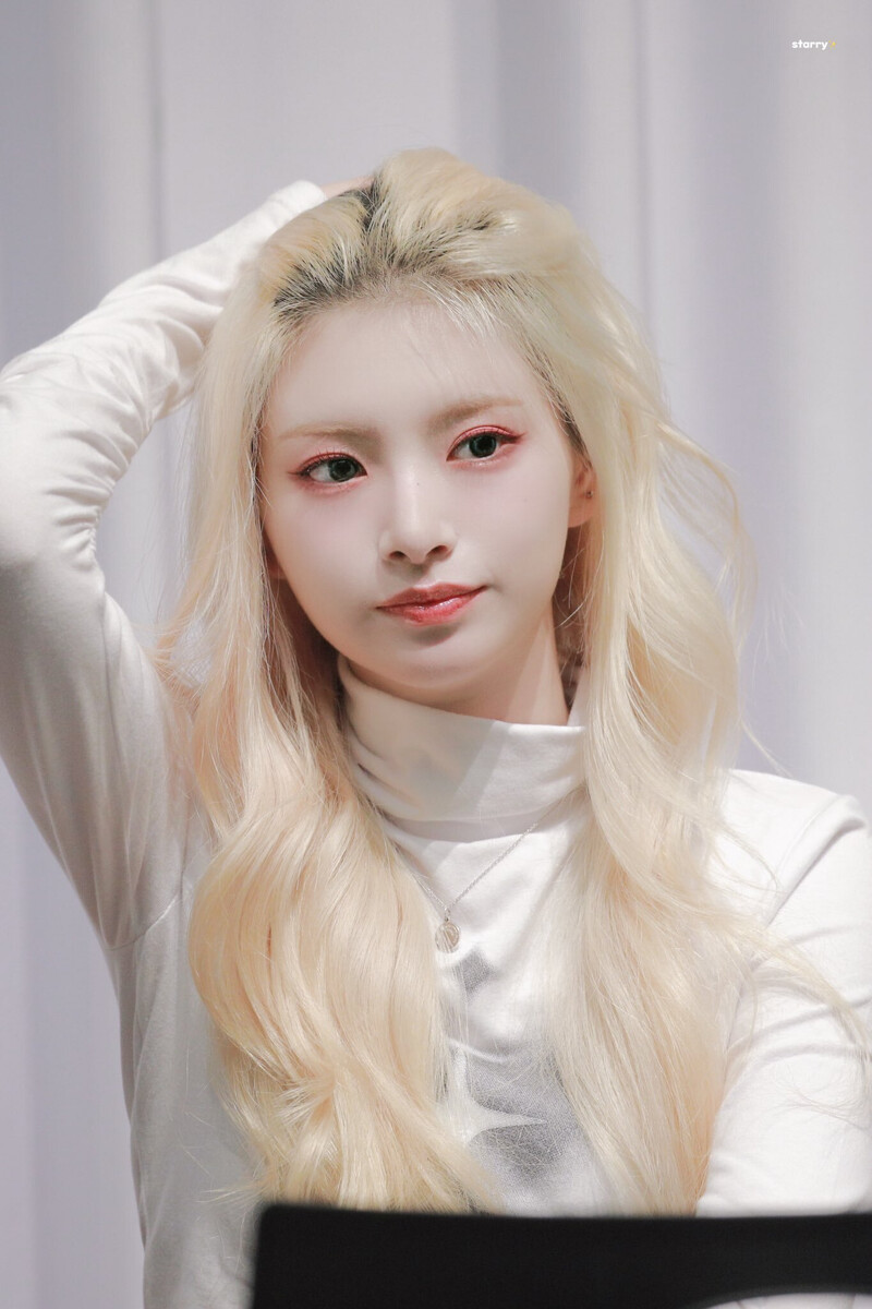 230924 EVERGLOW Yiren - Apple Music Fansign documents 18