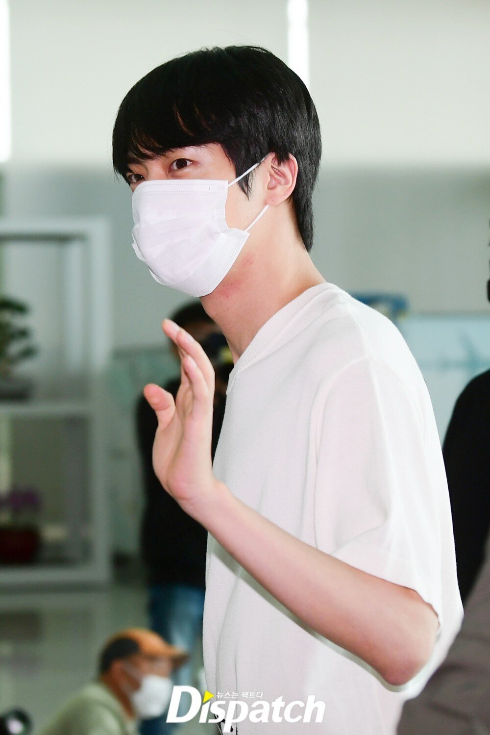 airport jin white shirt