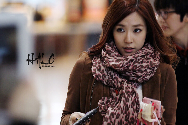 121204 Girls' Generation Tiffany at Gimpo Airport | kpopping