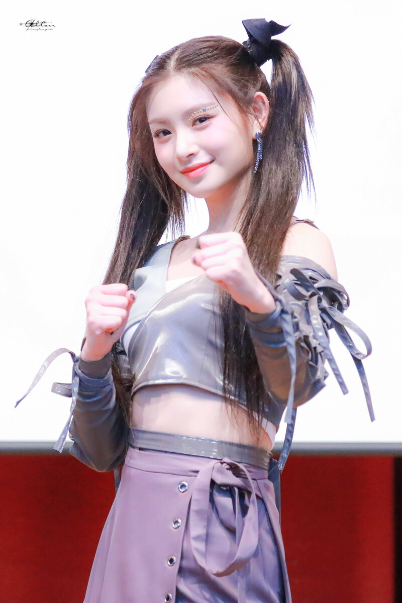 210606 EVERGLOW Yiren documents 1