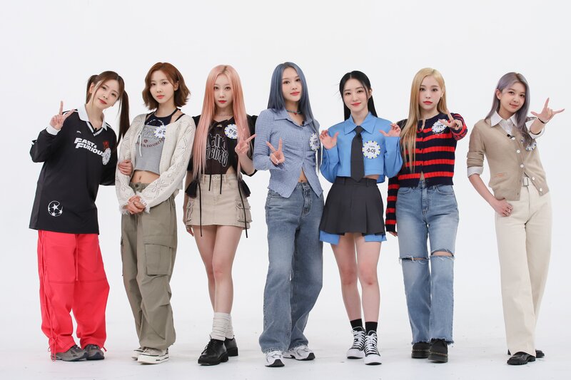 230523 MBC Naver Post - Dreamcatcher at Weekly Idol documents 2