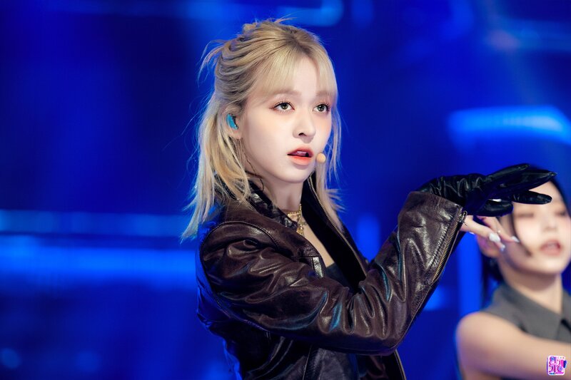 240218 NMIXX Lily - 'Run For Roses' at Inkigayo documents 1