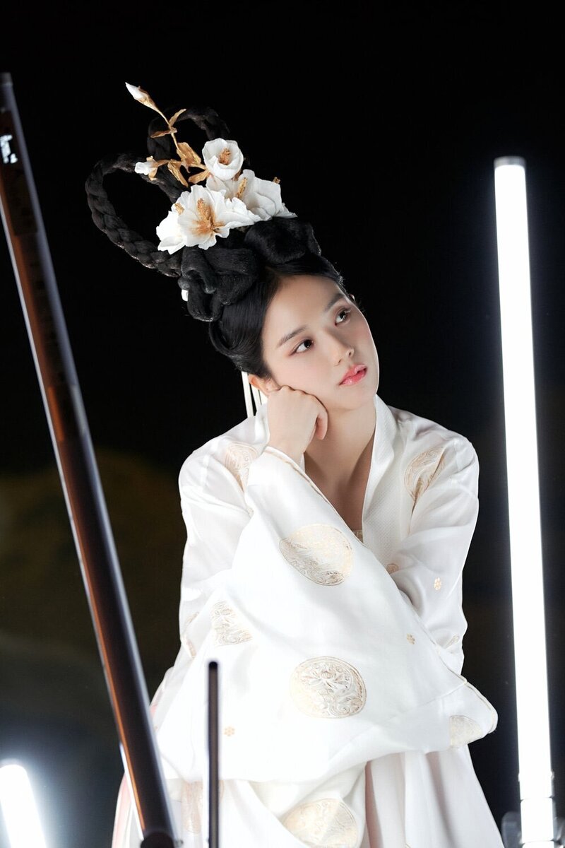 Jisoo as Korean Traditional Fairy in the movie “Dr. Cheon and the lost Talisman” documents 8