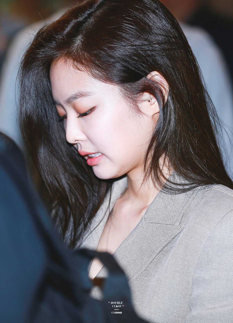 180420 - JENNIE Airport documents 7