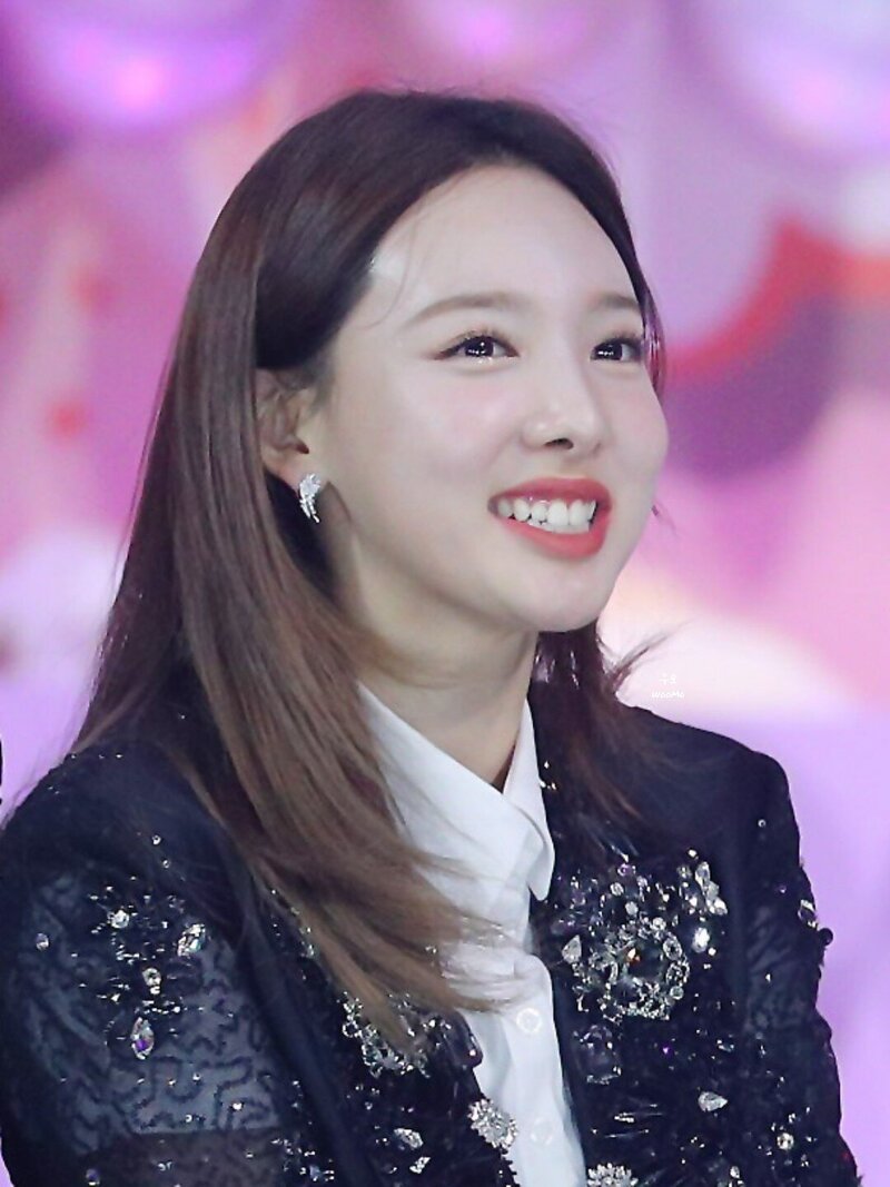 200104 TWICE Nayeon - 34th Golden Disc Awards Day 1 documents 3