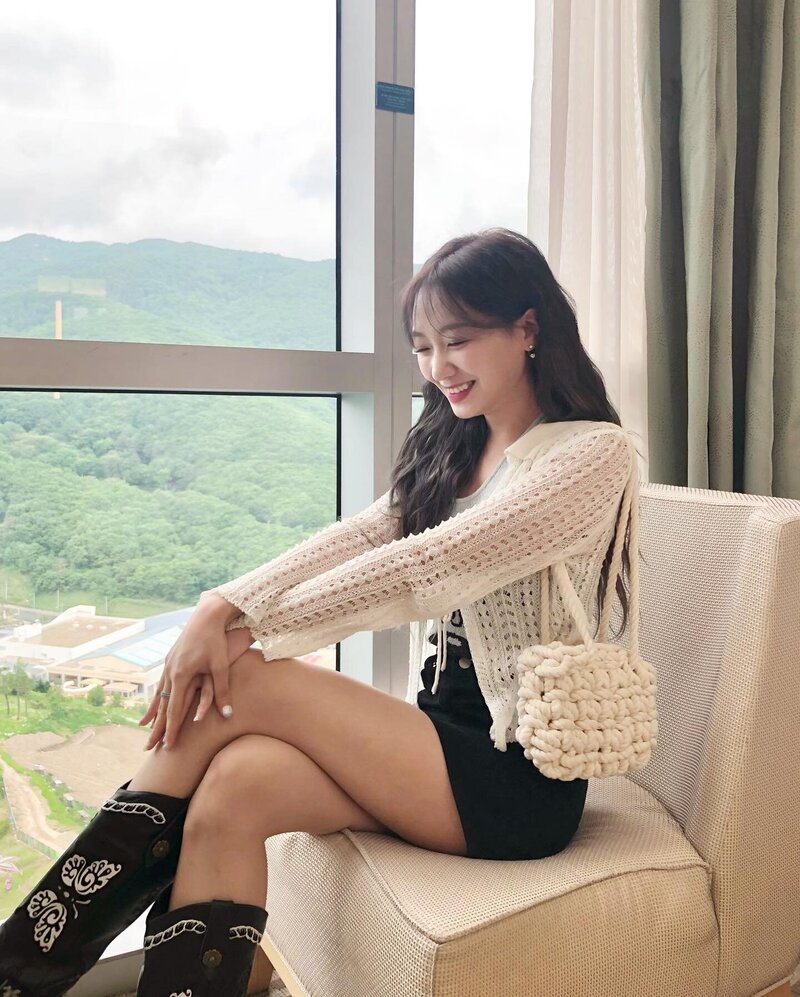 210703 Lovelyz Sujeong Instagram Update documents 4