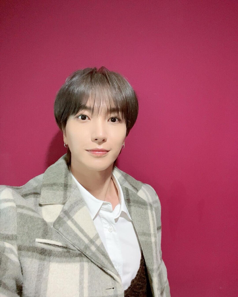 220319 Leeteuk Instagram Update documents 1