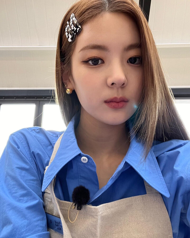 220507 ITZY Instagram Update - Lia documents 2