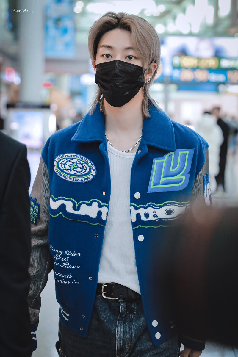 231112 SEVENTEEN The8 at Incheon International Airport documents 7