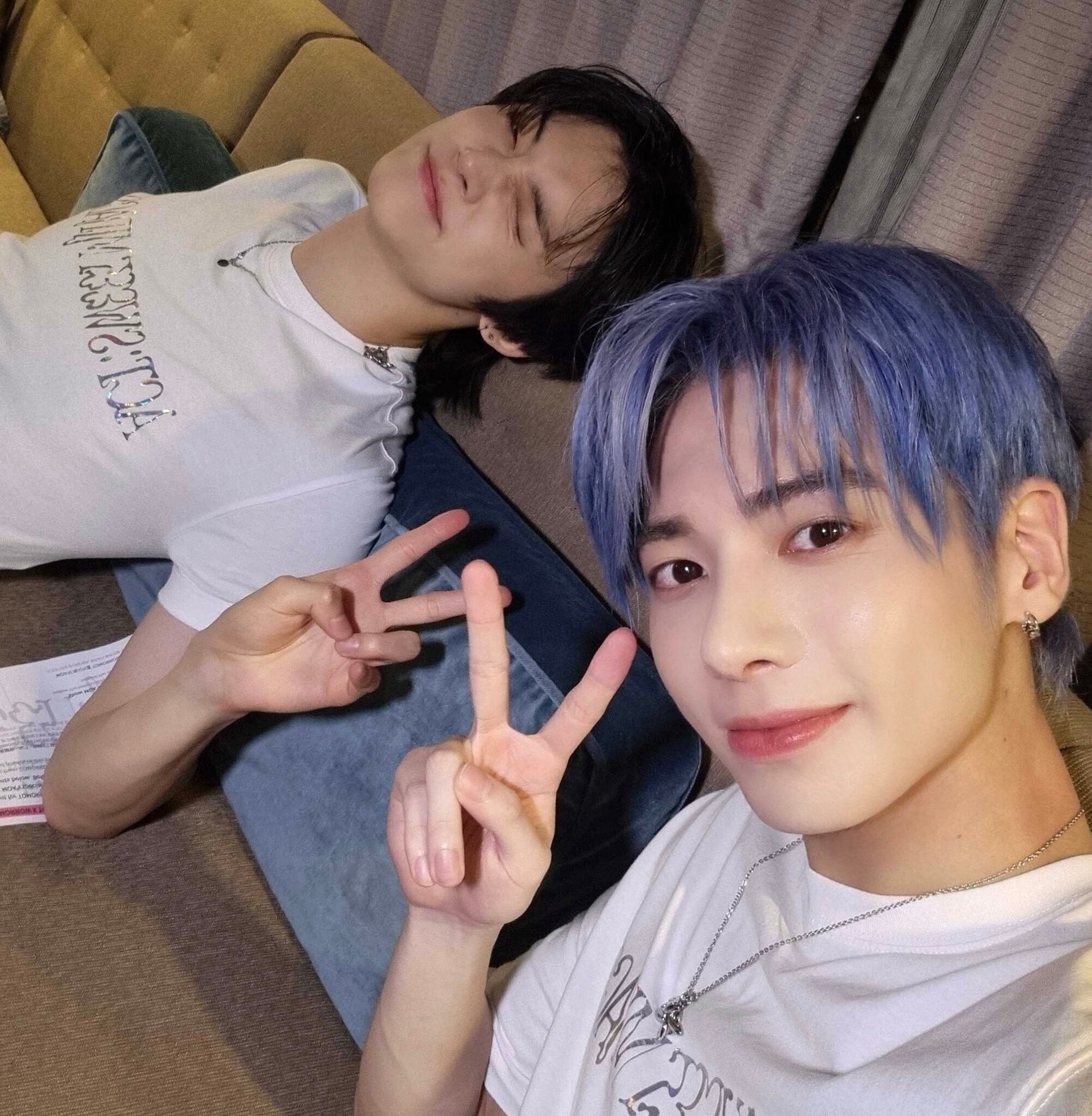 230507 TXT Twitter Update - Taehyun, Yeonjun | kpopping