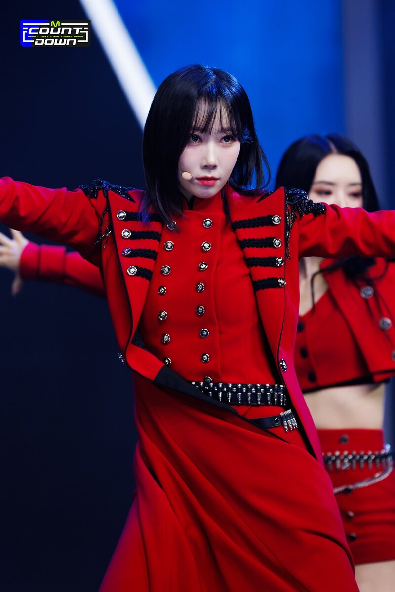 221013 Dreamcatcher Handong 'VISION' at M Countdown documents 2