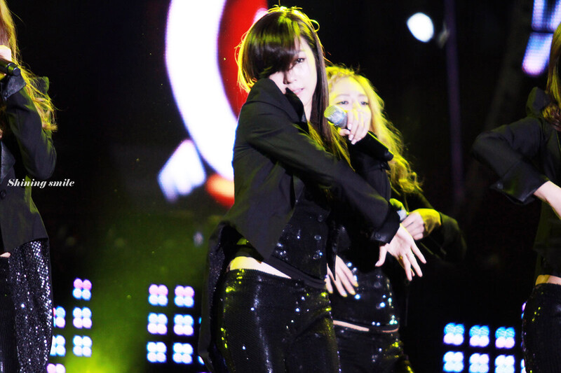 111002 Girls' Generation Tiffany at Busan Power Concert documents 13