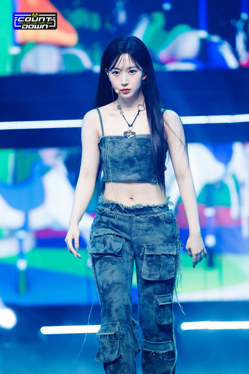 220929 NMIXX Haewon - 'DICE' at M COUNTDOWN documents 4