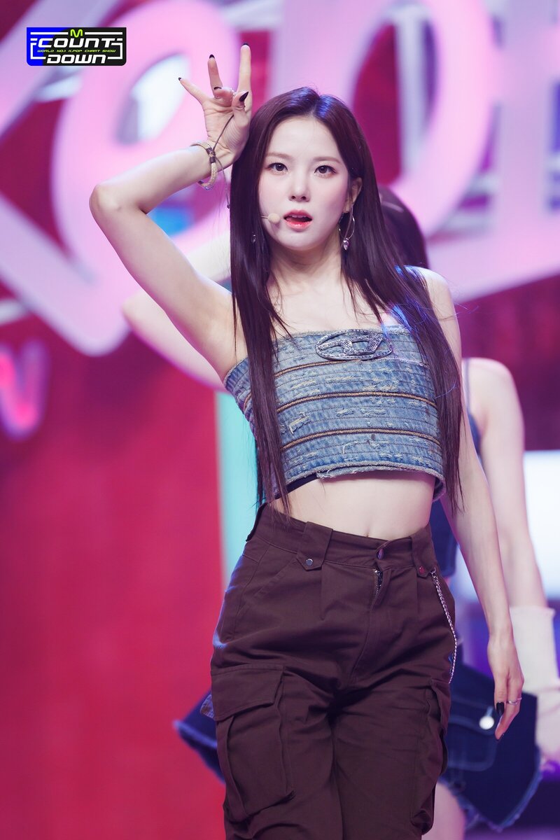 230413 Kep1er Yujin - 'Giddy' & 'Back to the City' at M COUNTDOWN documents 4
