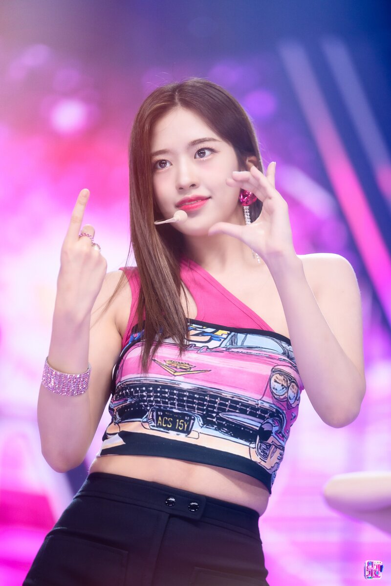 220918 IVE Yujin - 'After LIKE' at Inkigayo documents 8