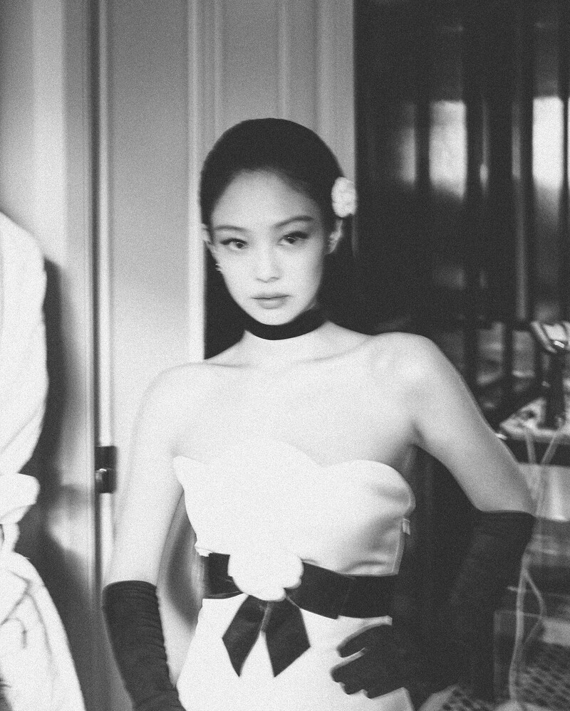 230502 BLACKPINK JENNIE Instagram Update documents 1