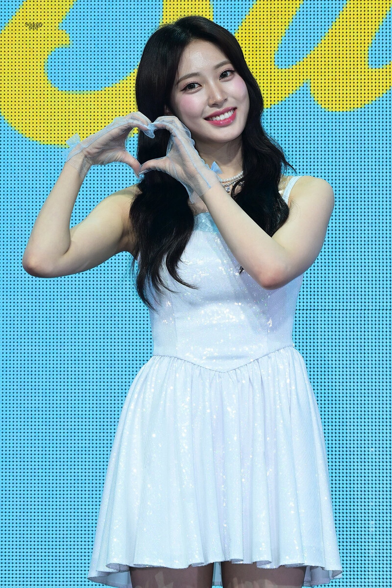 240709 Weeekly Zoa - 6th Mini Album 'Bliss' Showcase documents 1