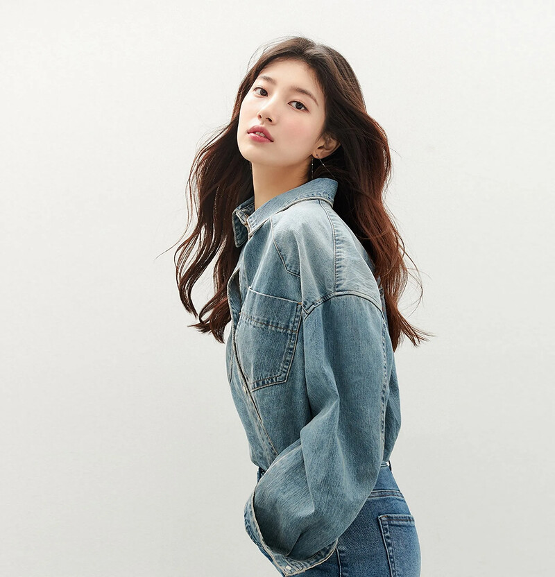 Suzy_GUESS_2020_Denim_21.jpg