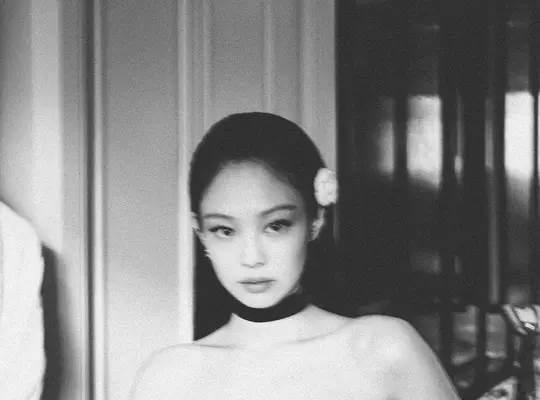 BLACKPINK Jennie Attends Chanel SS22 Paris Show