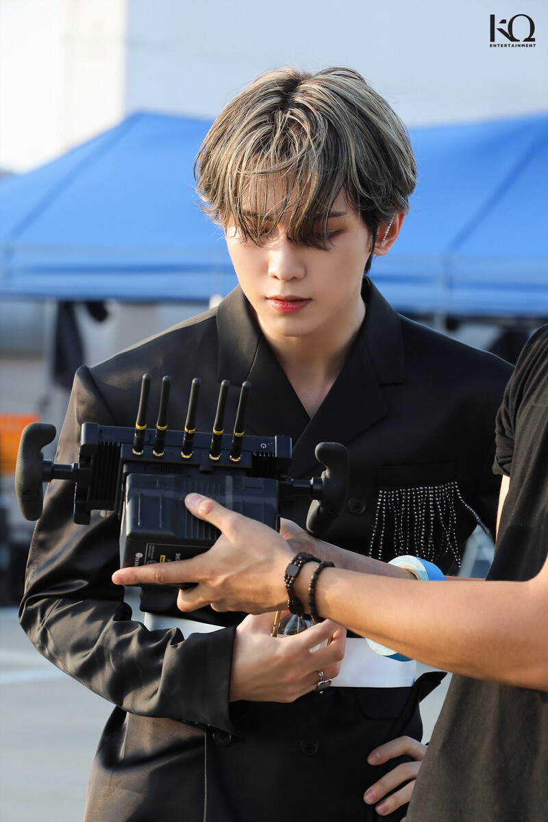 210914 ATEEZ "Deja Vu" MV Shooting Behind the Scenes | Naver Update documents 16