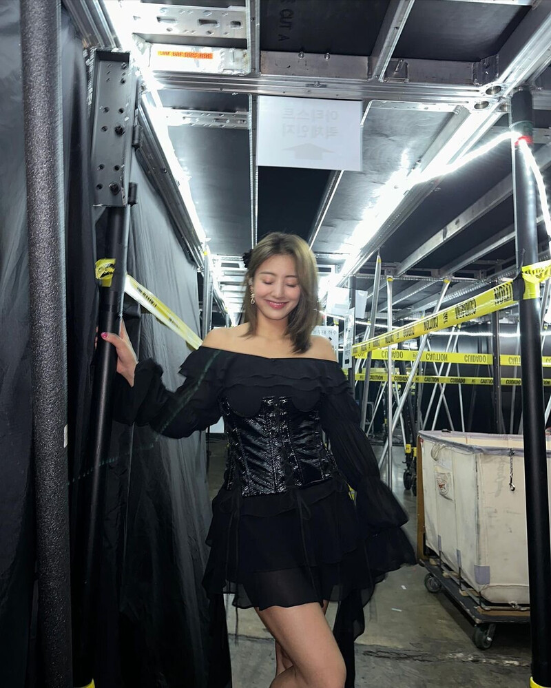 230626 - JIHYO Instagram Update documents 2