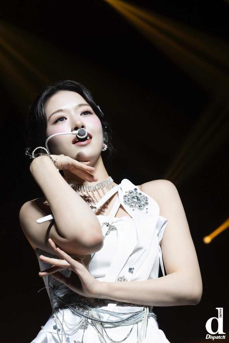 240704 IVE Yujin - "SHOW WHAT I HAVE" 1st World Tour in London Behind by Dispatch documents 3
