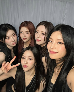 250106 ITZY Instagram Update