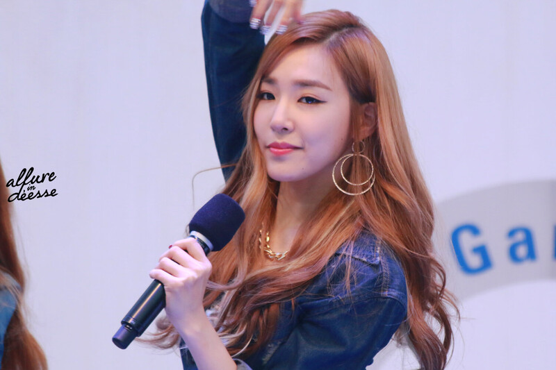 140929 Girls' Generation Tiffany at SBS Cultwo Show documents 3