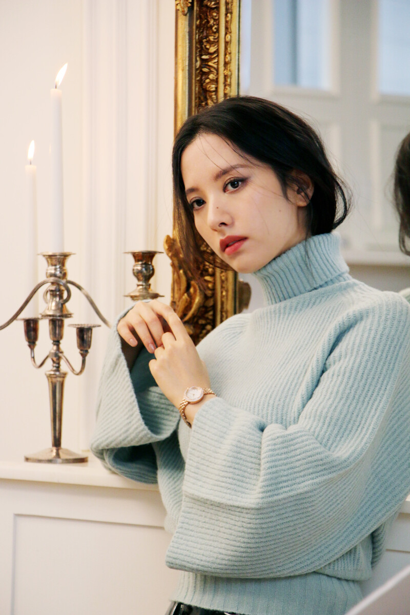 221107 Starship Naver - WJSN Bona - Armani Watch & Jewelry Photoshoot Behind documents 10