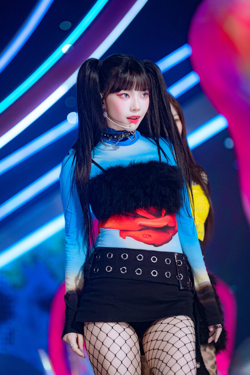 240519 aespa Karina - 'Supernova' at Inkigayo documents 13