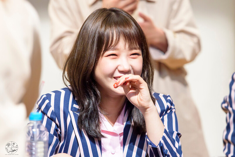 180401 Weki Meki Yoojung at Songpa & Jungu 'Lucky' Fansigns documents 3