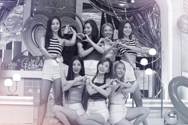 220821 Girls' Generation - 'FOREVER 1' at Inkigayo | kpopping