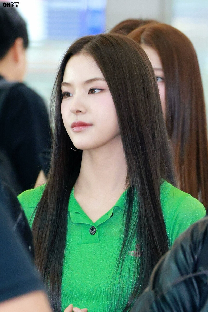 240925 izna Mai at Incheon International Airport documents 1