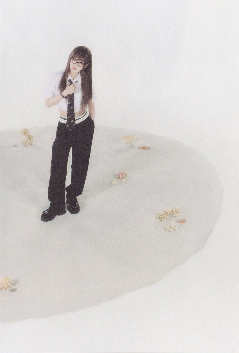 Red Velvet Wendy - 2nd Mini Album 'Wish You Hell' (Scans) documents 11