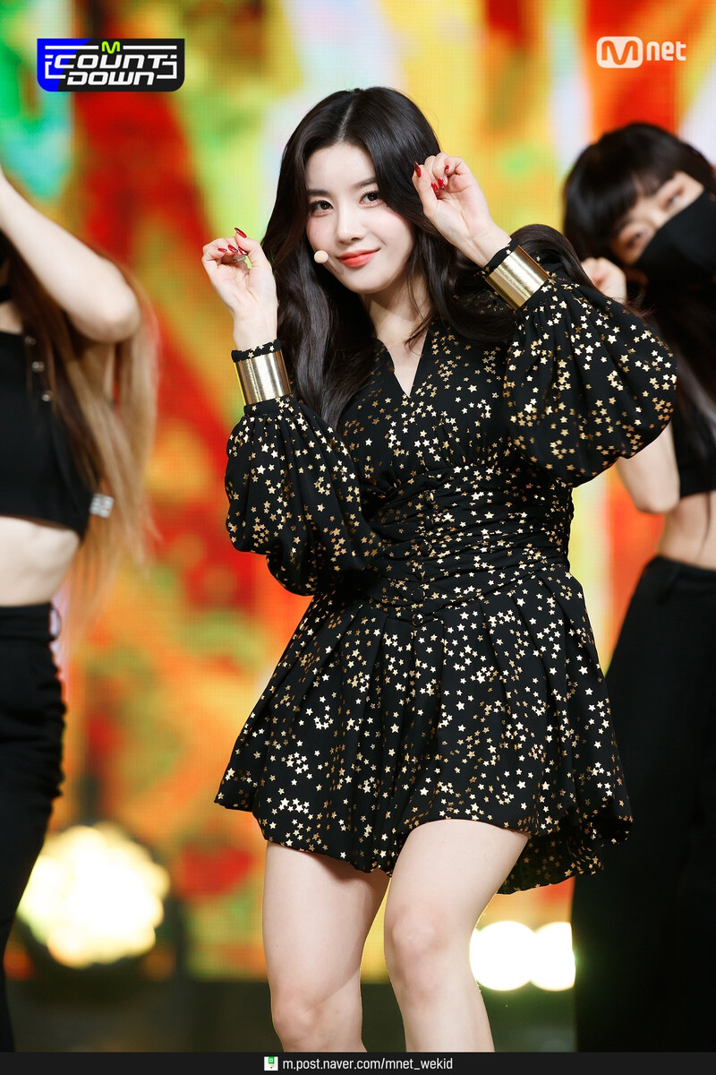 210909 Kwon Eunbi - 'Door' at M Countdown | kpopping