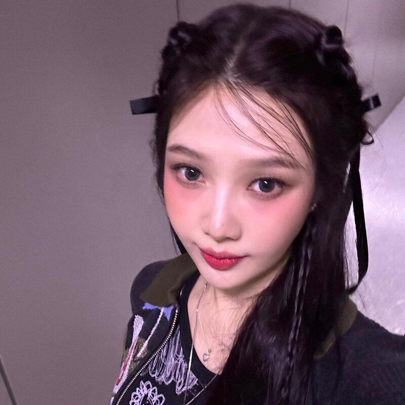 231121 Red Velvet Joy Instagram Update | kpopping