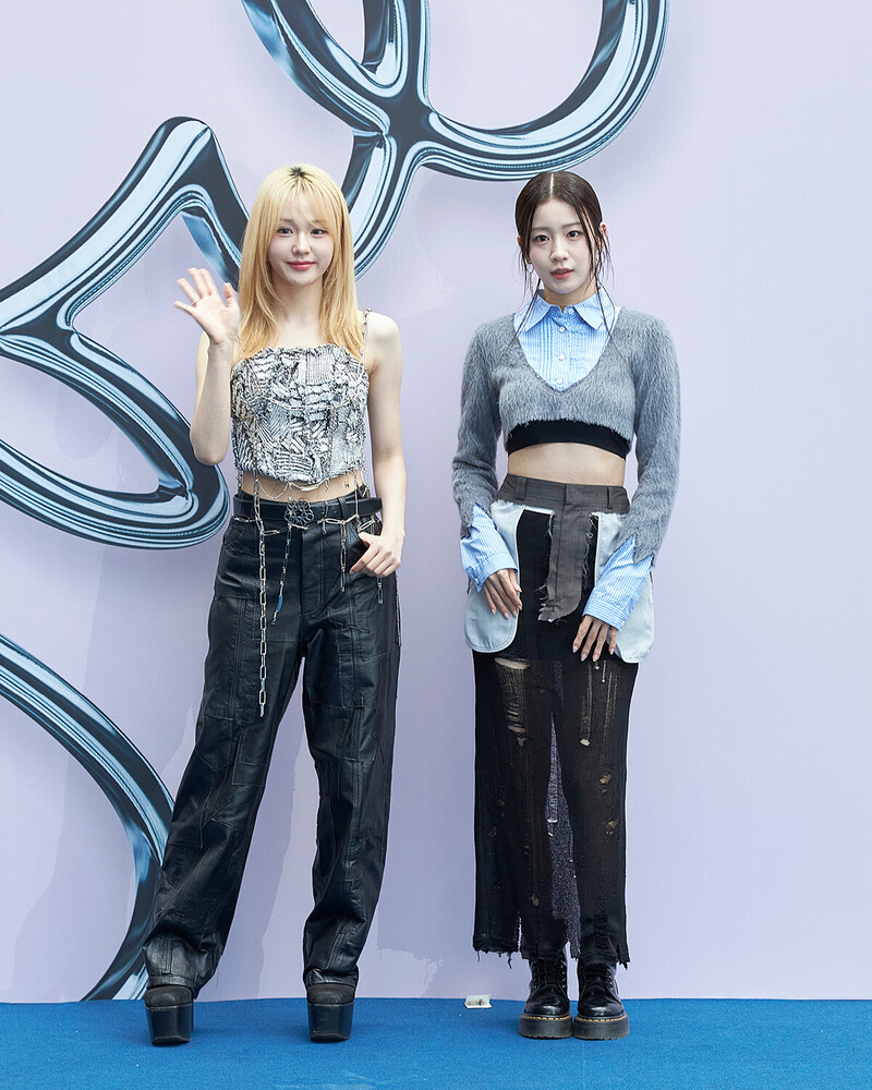 240903 WOOAH - NANA & WOOYEON at '2025 S/S Seoul Fashion Week' documents 3