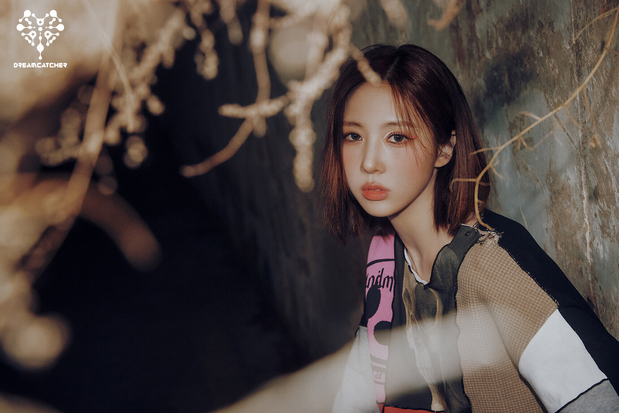 Dreamcatcher-Apocalypse-From-Us-Teaser-Photos-documents-2(2).jpeg