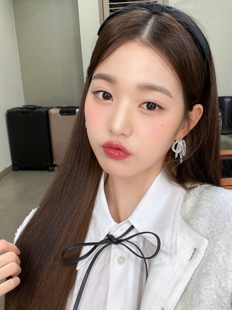 220603 IVE Twitter Update - Wonyoung documents 1